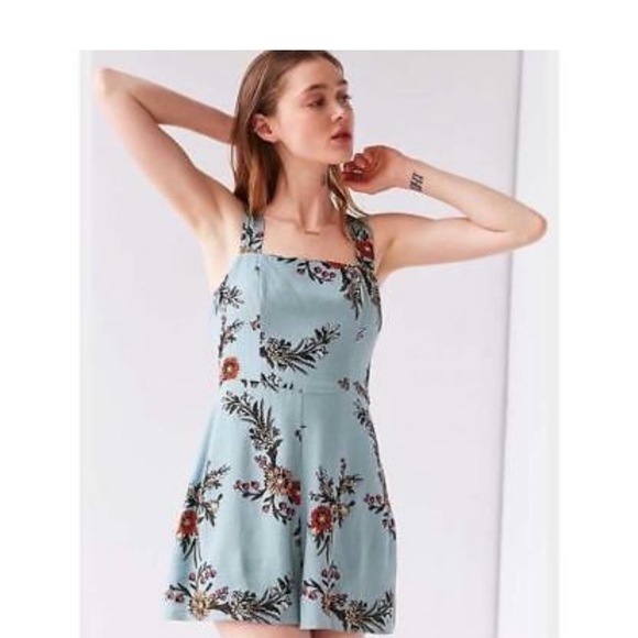 BNWT Kimchi Floral Romper - Picture 2 of 4